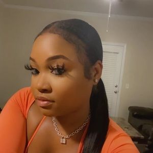 Meet your Posher, Diasha